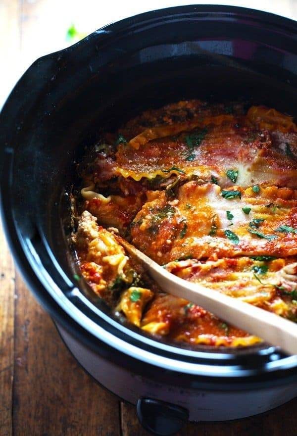 Super Easy Skinny Veggie Crockpot Lasagna - a handful of simple ingredients for a healthy family dinner. | https://better-weight.today